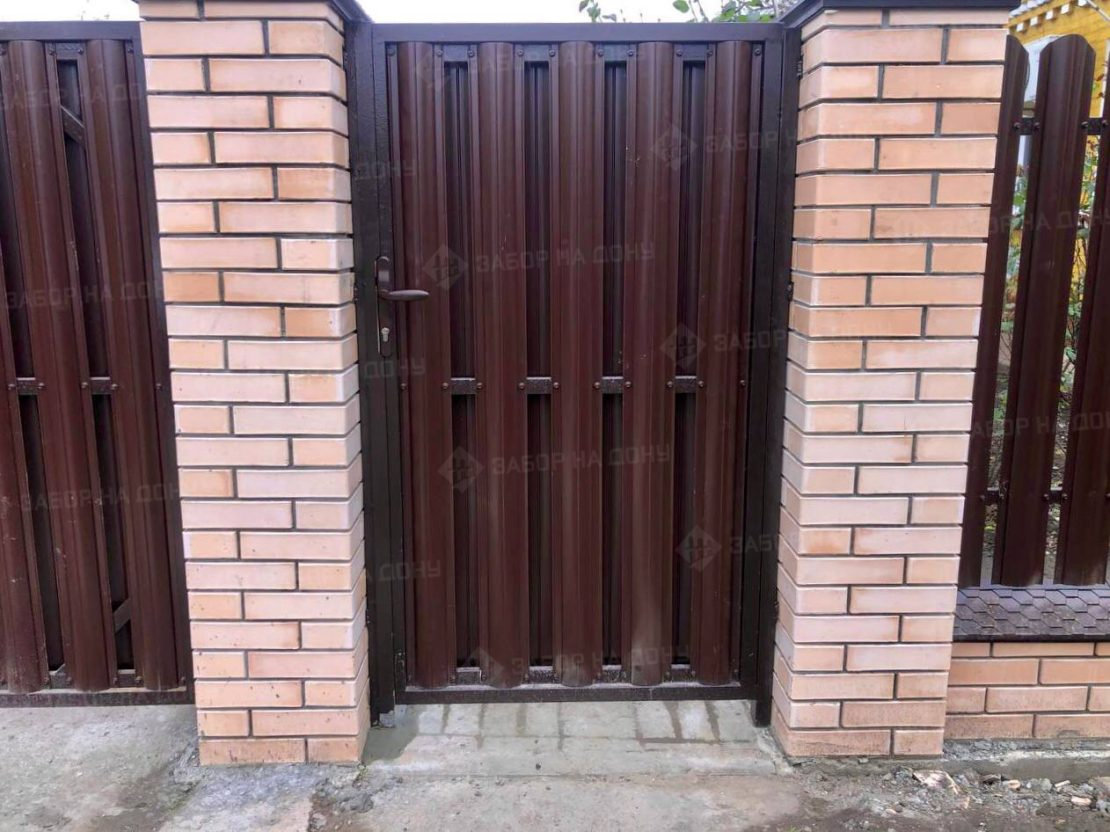 Калитка из евроштакетника  в Чалтыре